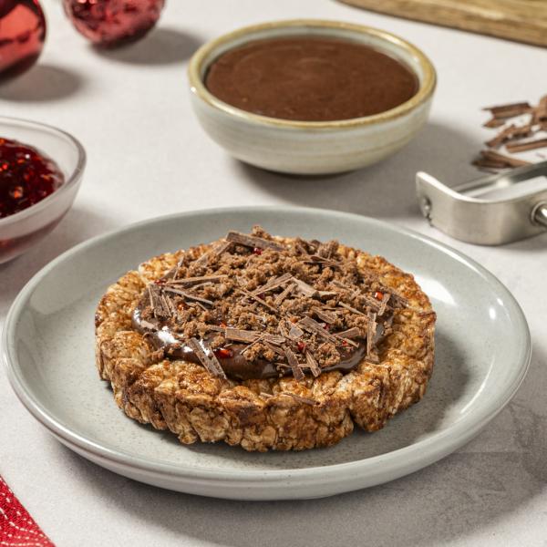 Hot Cocoa & Marshmallow Rice Cake Recipe | Quaker Oats